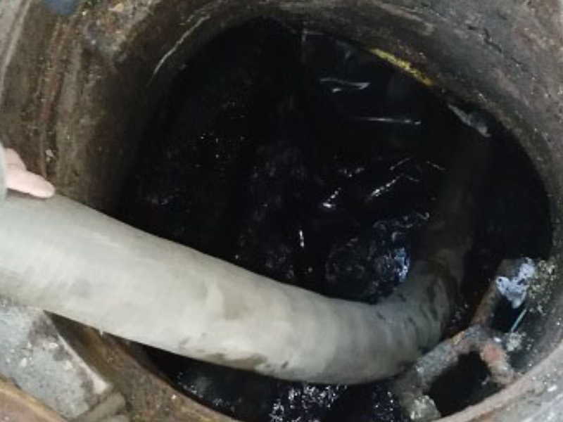 陆河县城清理化粪池，疏通厕所管道